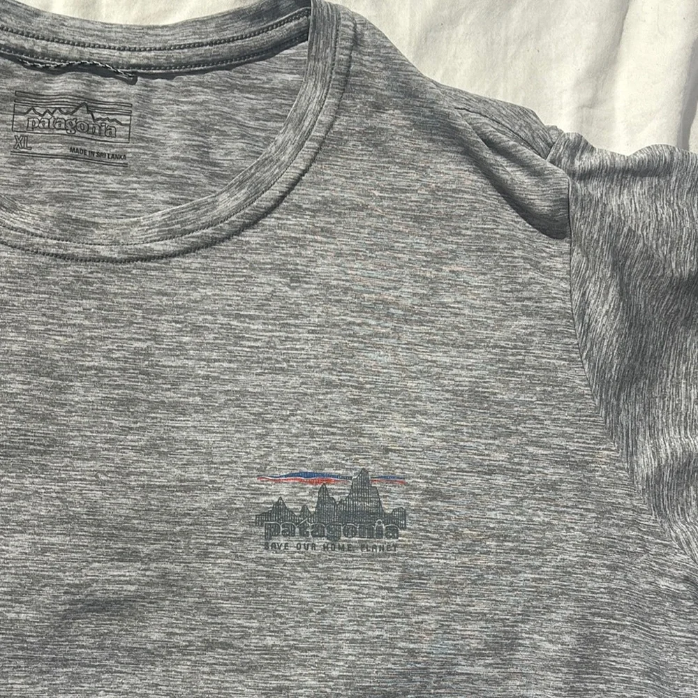 Patagonia Women’s Gray Capilene® Cool Daily Graphic Shirt Size XL Extra Large - Picture 4 of 10